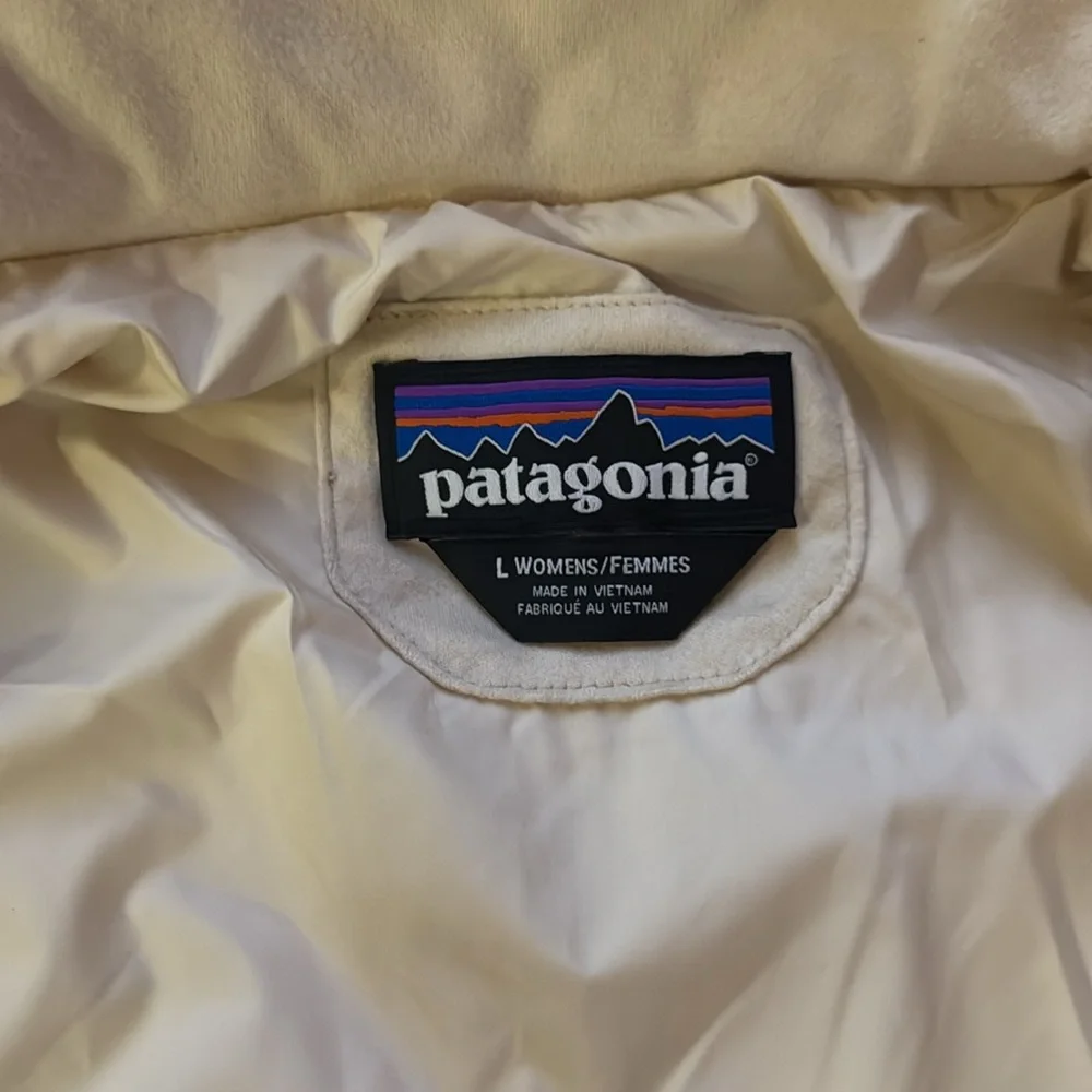 Patagonia Quilted Puffer Coat - Picture 3 of 8